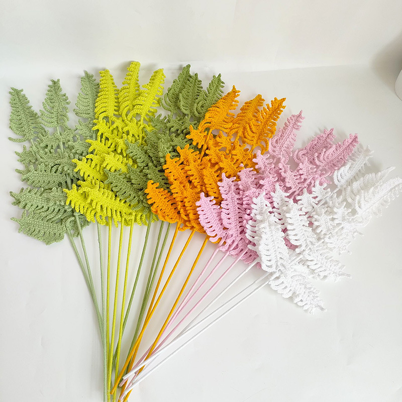 Yarn Home Decor - Nowy bukiet kwiatów z liśćmi paproci