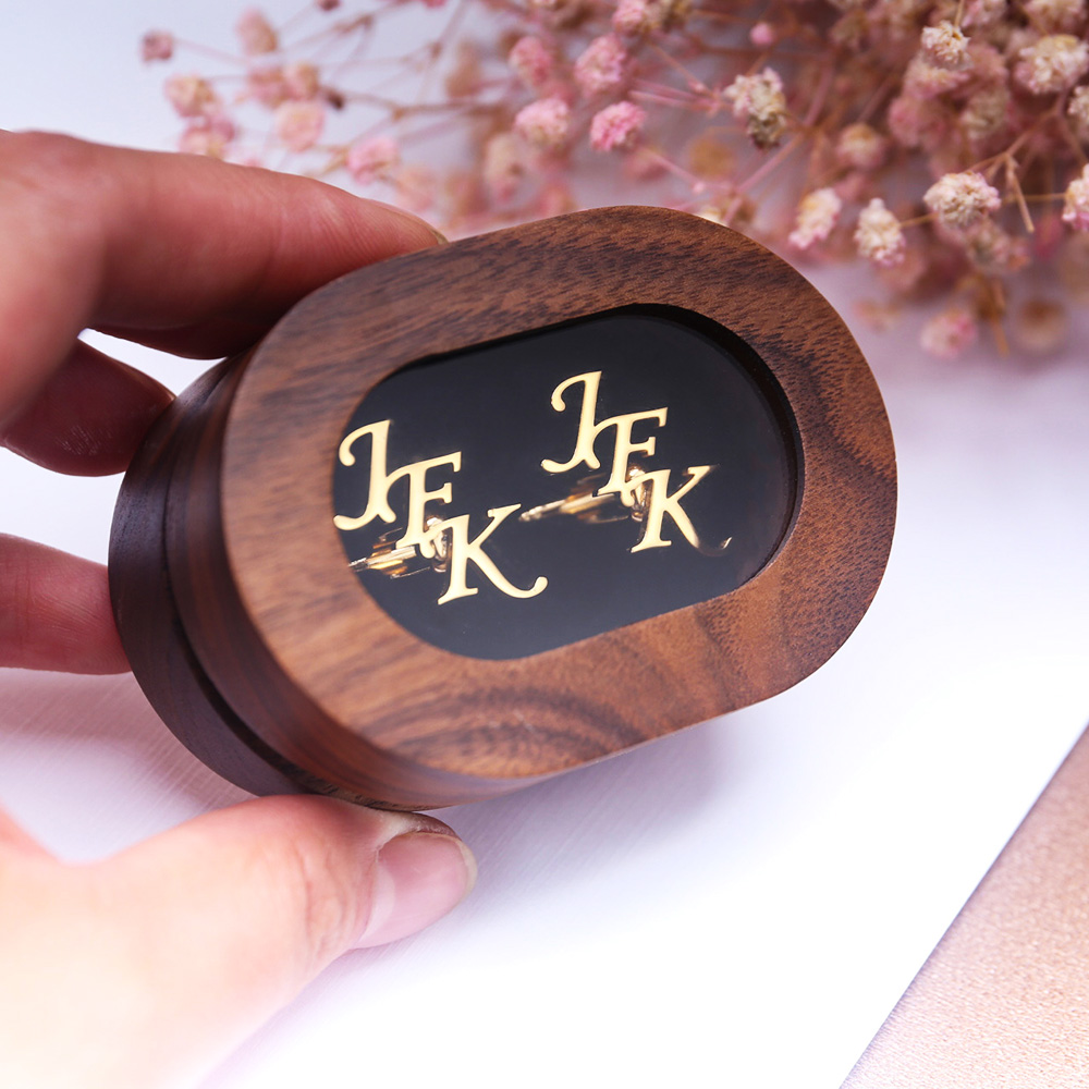 Wysokiej klasy męskie spinki d – Wooden Letter Sign recenzja i cena